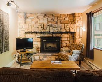 LOGE Alta Crystal - Greenwater - Living room