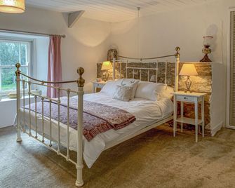 The Farmhouse - Newport