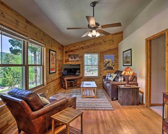 Keystone Escape w/ Amazing Mt Rushmore View! - Keystone - Pokój dzienny