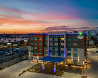 Holiday Inn Express & Suites Houston Memorial - City Centre By IHG - Houston - Building
