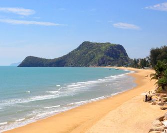 OYO 1022 Baan Anona - Pran Buri - Beach
