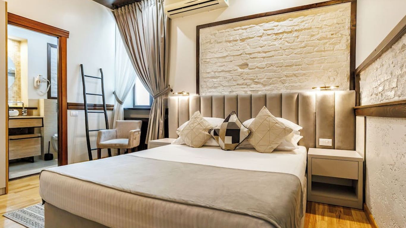 La Strada Boutique Villa