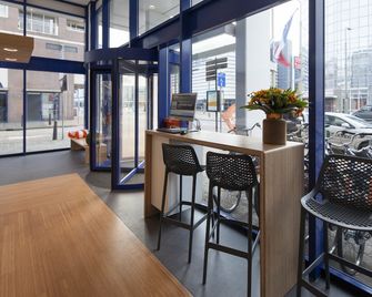 easyHotel The Hague Scheveningen Beach - La Haya - Lobby