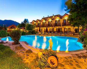 Palmetto Resort Hotel - Selimiye - Piscina