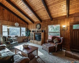 Creek Side Getaway - Groveland - Sala de estar