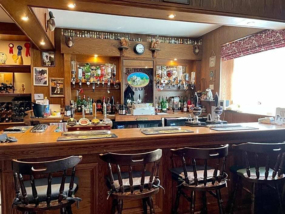 Plough and Harrow - بريكون - بار