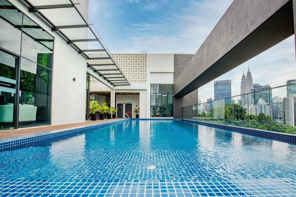 Pool view of Santa Grand Signature Kuala Lumpur