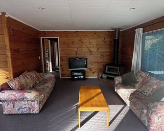 5min walk to the lake! cosy Kinloch bach - Kinloch - Sala de estar