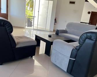 Kamatha Hotel & Restaurant - Hambantota