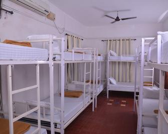 Folklore Hostel Goa - Vagator - Bedroom