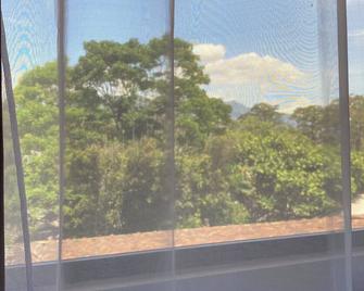 Beautiful apartment in a very exclusive and quiet area surrounded by nature. - Curridabat - Balcón