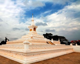 hola - Vientiane