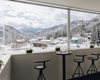 Hotel Justice - Ski IN Ski OUT - Private bathroom next to the ski lift station - Minamiuonuma - Balkón
