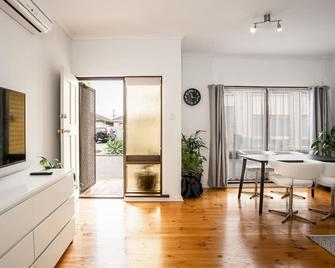 View One Three - Seaton - Comedor