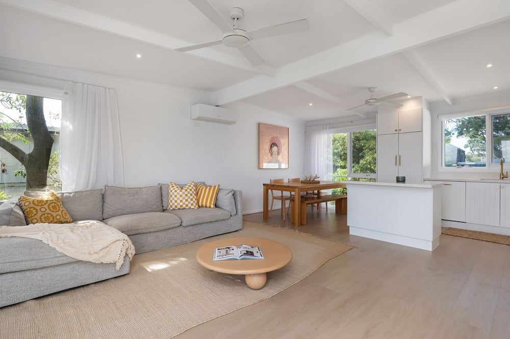 Kaya Beach House - Family Villa with Water Views - Mount Martha - غرفة معيشة