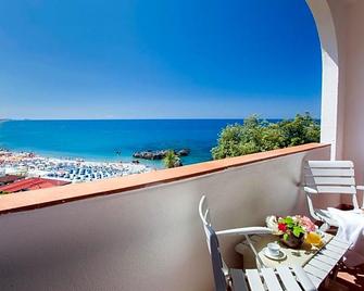 Grand Hotel De Rose - Scalea - Balcón