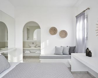 Mrs Armelina by Mr and Mrs White - Naousa