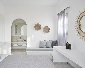 Mrs Armelina by Mr and Mrs White - Naousa