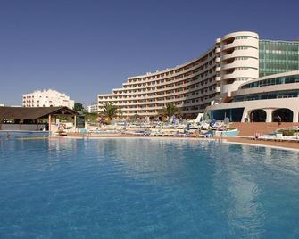 Hotel Apartamento Paraiso De Albufeira - אלבופרה - בריכה