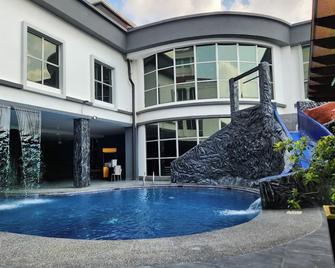 De Palma Hotel Shah Alam - Shah Alam - Pool