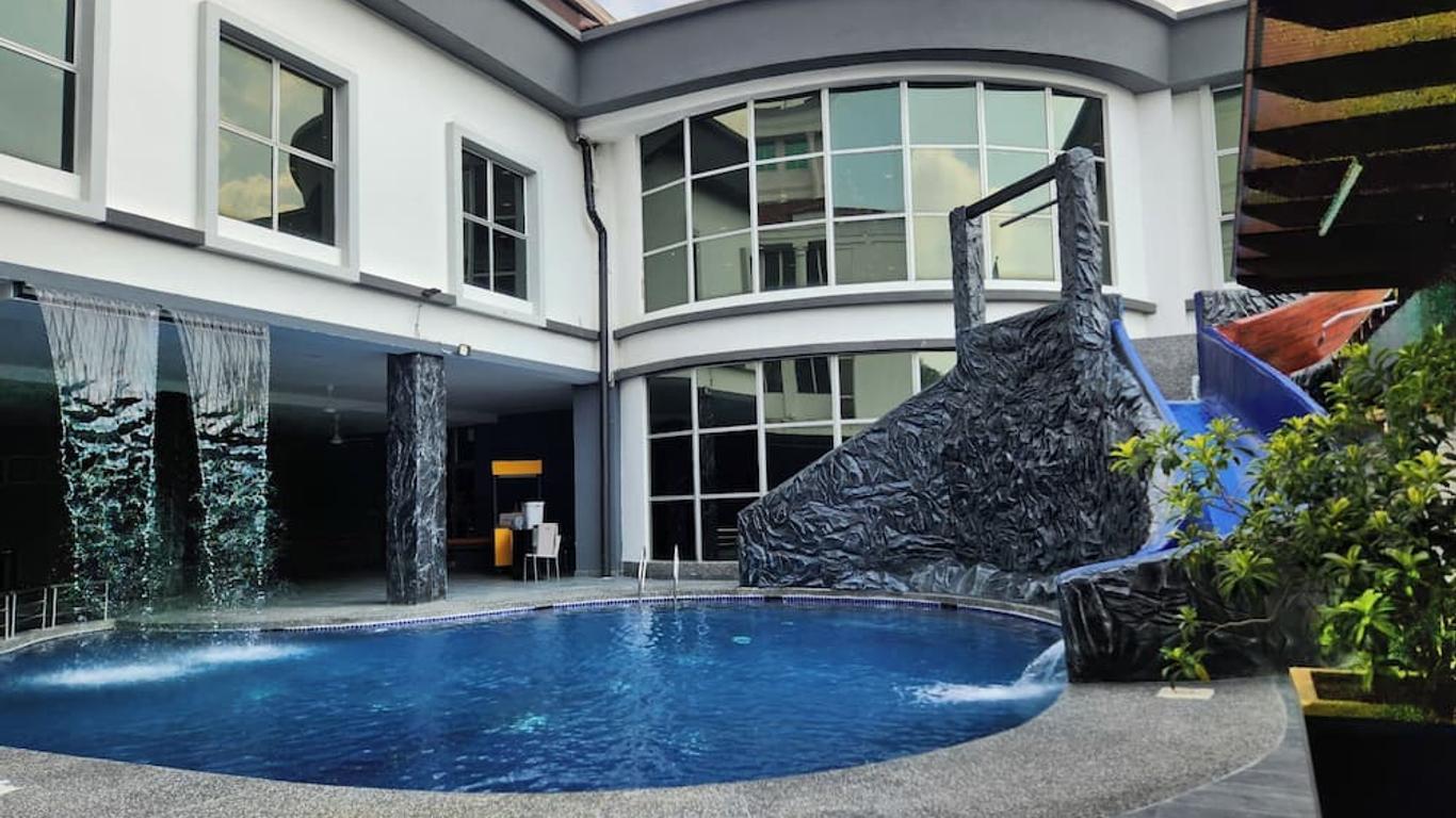 دي بالما هوتل شاه علام