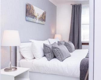 Peebles House - Coorie Doon Apartments - Ayr - Living room