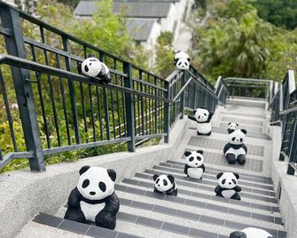 Heritage Lodge - Hong Kong - Stairs