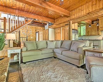 Walk to Tuttle Creek Lake Secluded Scenic Retreat - Manhattan - Wohnzimmer