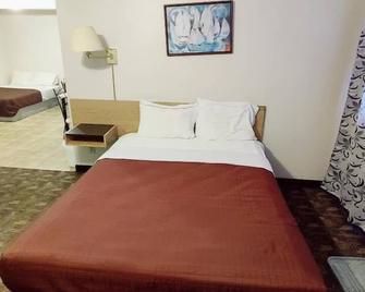 Rimbey Motor Inn - Rimbey - Bedroom