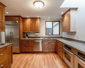 Luxurious Pacific Heights Retreat with Rooftop Deck - San Francisco - Küche