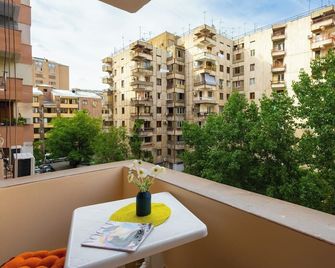 Stay Inn on Yekmalyan St - Yerevan - Balcony