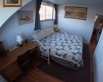 Windflower B&B: Charming Neighborhood and Stunning Mountain Views - Palmer - Chambre