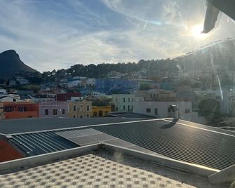 M&B Backpackers - Cape Town - Balcony