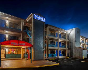 Travelodge by Wyndham Houston Hobby Airport - יוסטון - בניין