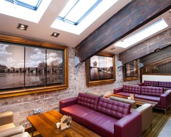 Premier Inn Kidderminster - Kidderminster - Salónek