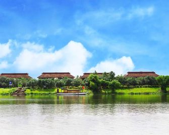 Hue Riverside Boutique Resort & Spa - Hué - Vista del exterior