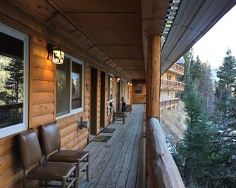 Cozy Quiet Condo on the Hill - Taos Ski Valley - Balcony