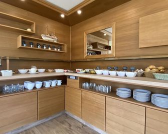 Pension Kühne - Ostseebad Boltenhagen - Buffet