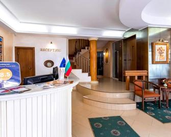 Dafi - פלובדיב - דלפק קבלה