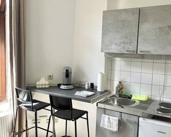 Top Location Apartment Heidelberg Centrum Near Hauptbahnhof, Bismarckplatz, Schloss - Heidelberg - Kitchen