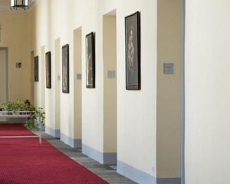 Gästehaus im Priesterseminar Salzburg - Salzburg - Hallway