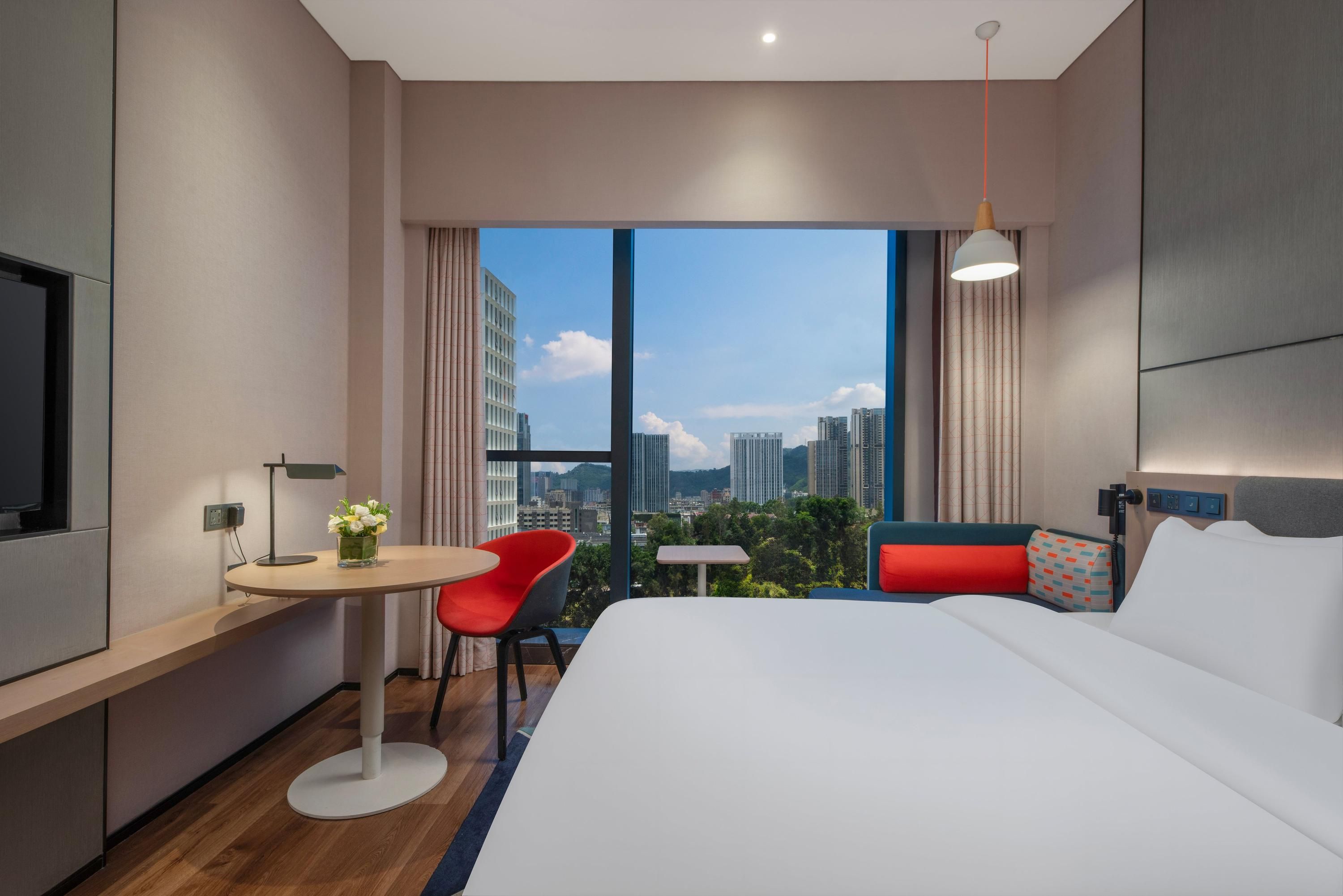 Holiday Inn Express Shenzhen Longhua By IHG