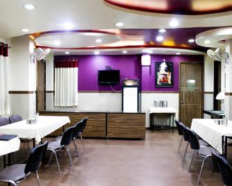 Hotel Shradha Saburi Palace - Shirdi - Restaurant