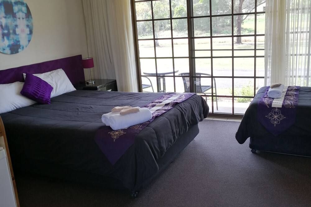 Lakeside Lodge Motel