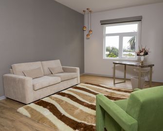 dm Hoteles Tacna - Tacna - Living room