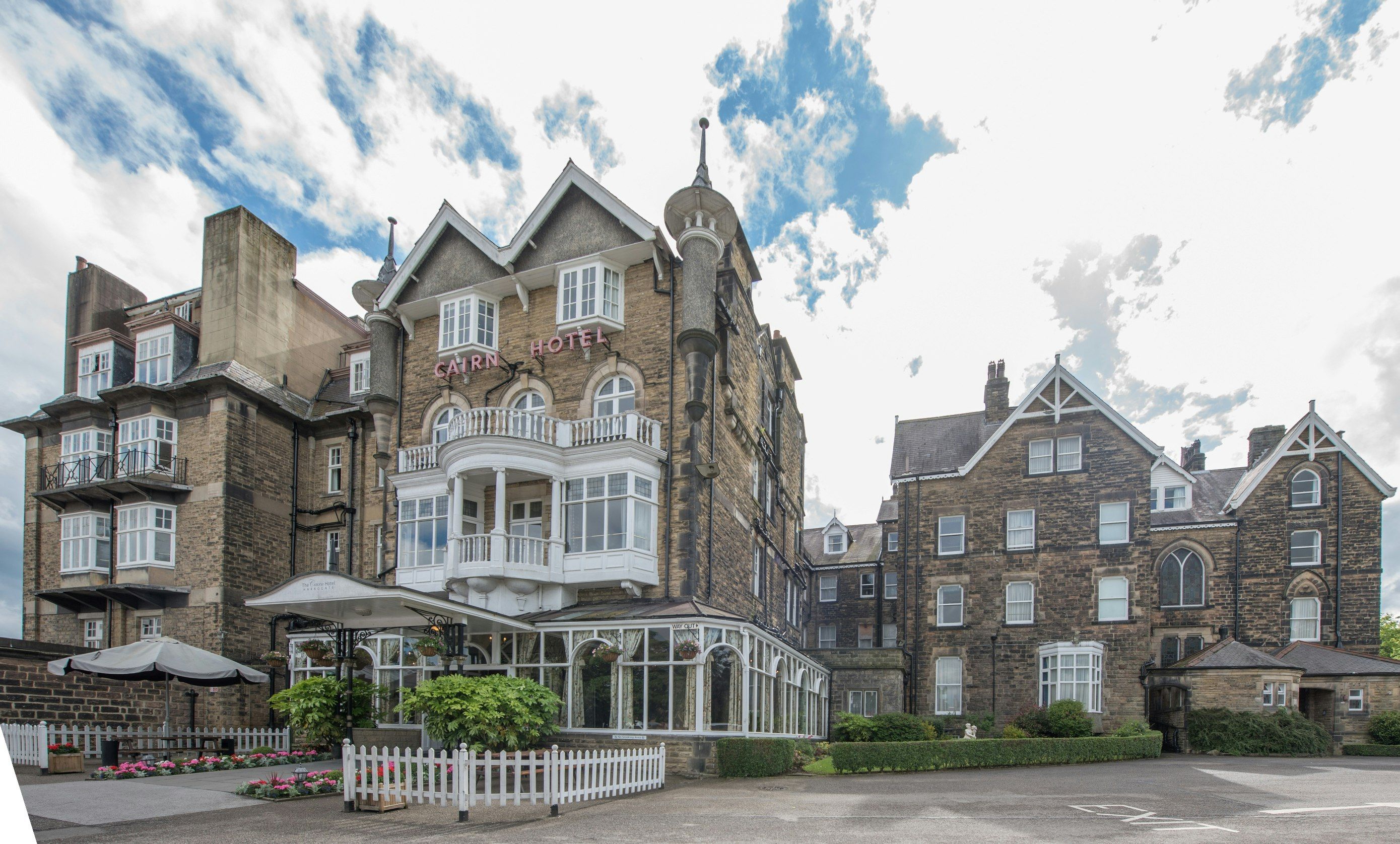 Cairn Hotel - Harrogate - Κτίριο