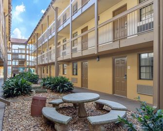 Budget Inn & Suite Atlanta Marietta Stadium - Marietta - Outdoors view