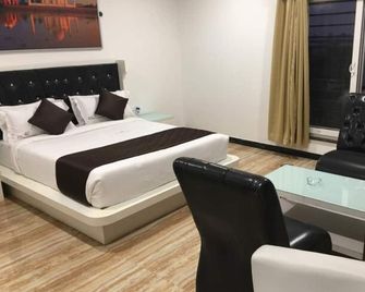 Hotel Bidar Gateway - Bīdar