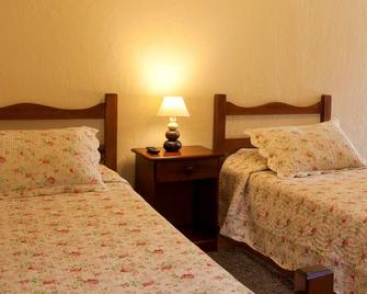 Hotel Cristobal Colon, capacity per room 1 or 2 people - La Serena - Slaapkamer
