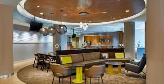 SpringHill Suites by Marriott Atlanta Airport Gateway - קולג' פארק - בר